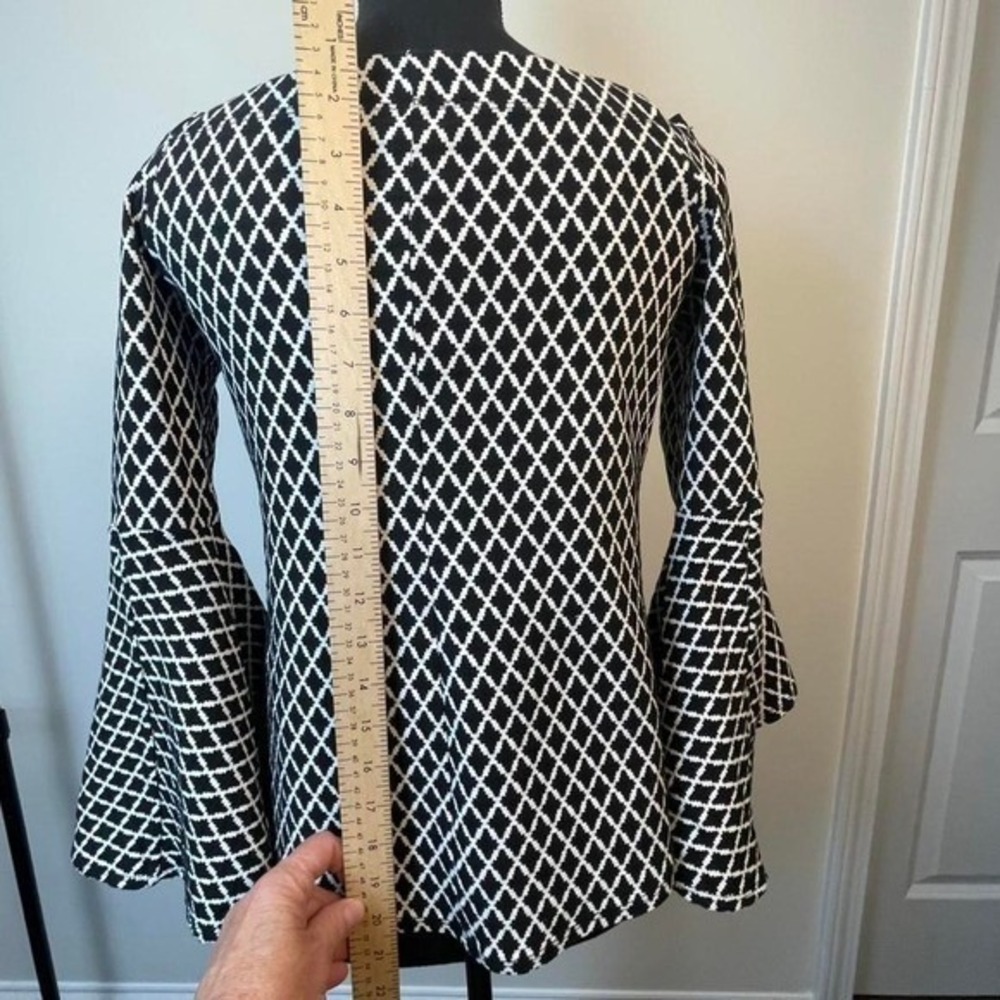 Karen Kane off shoulder black and white bell sleeve top Size XL - Picture 4 of 6